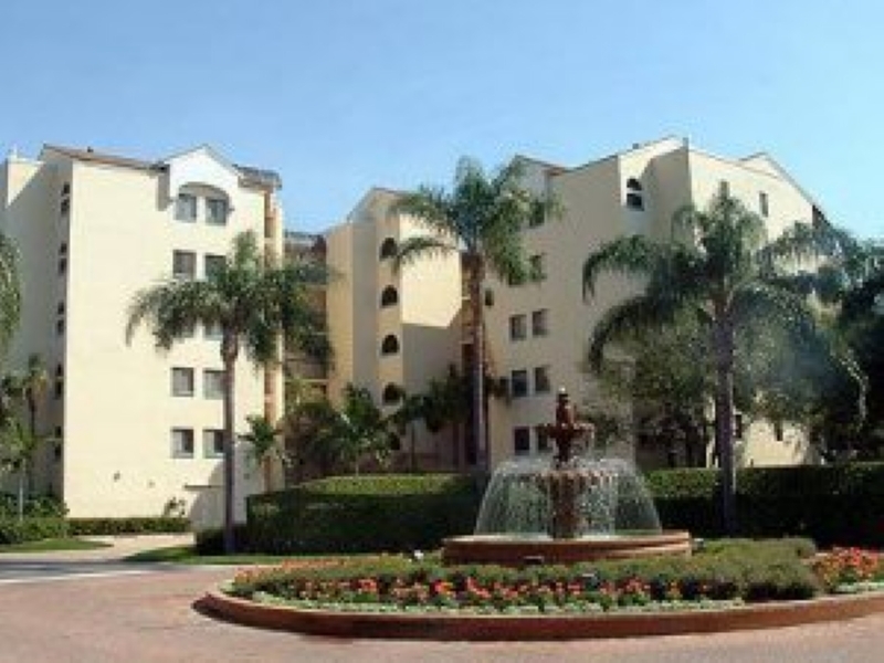 Valencia at Pelican Bay